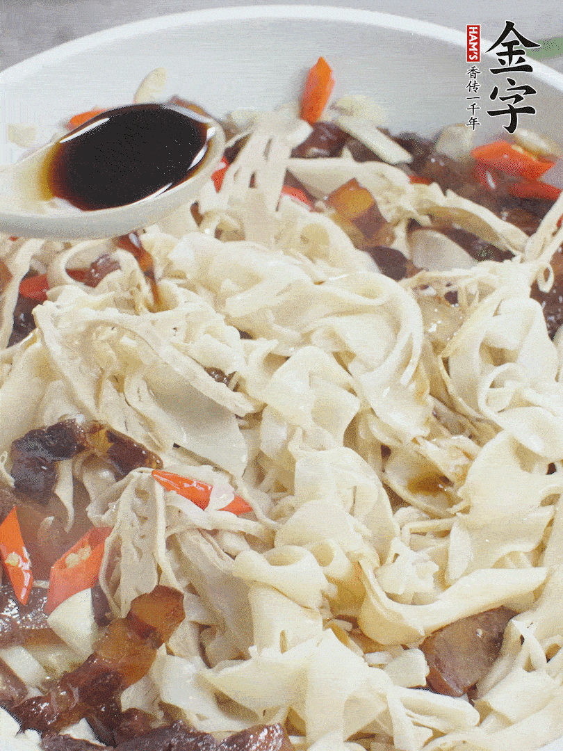 下糯米筍，淋一點(diǎn)生抽、蠔油調(diào)味。